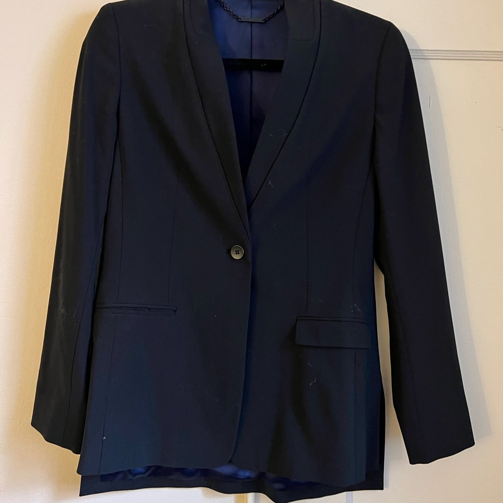 Elie Tahari blue blazer